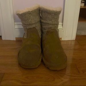 Size 7 BearPaw ankle boots